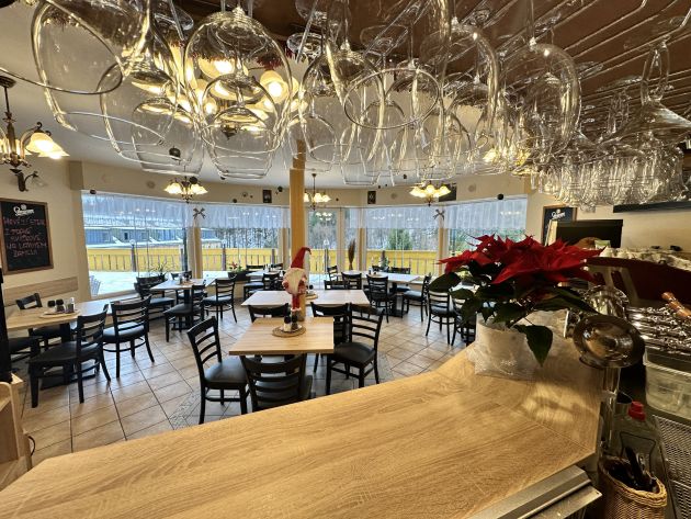 Restaurace – stoly